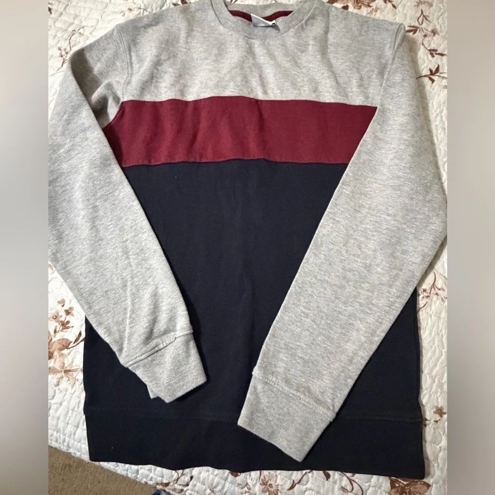 Men's Gray and Black Sweater with Red Accent